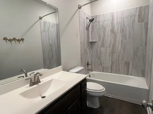 160 Biscayne Dr — Photo 4