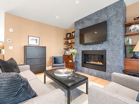 3rd image of 21 Crowninshield Rd #21