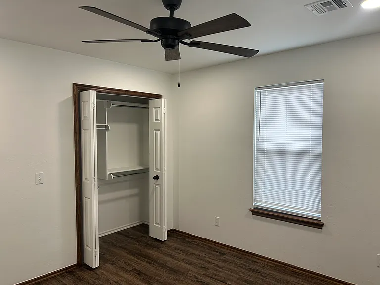 208 S Monroe Ave — Photo 2