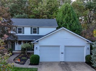 10986 Fawn Meadow Ln, Strongsville, OH 44136