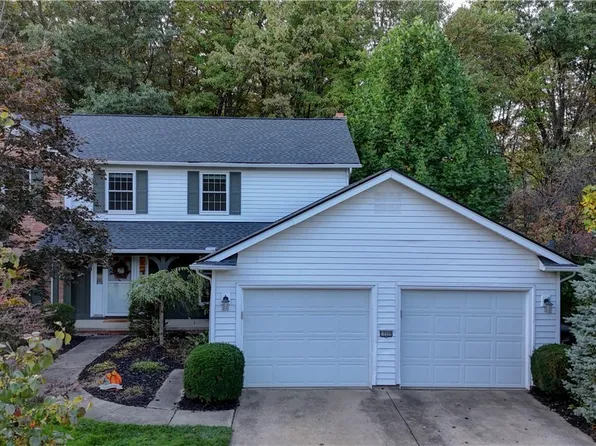 10986 Fawn Meadow Ln, Strongsville, OH 44136