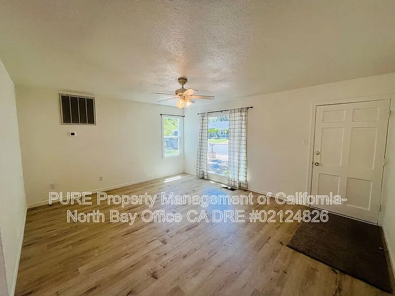 296 Gardens Ave — Photo 2
