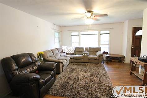 4th image of 585 Parkview Blvd