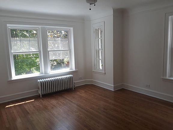 3rd image of 4842 Elm St #1