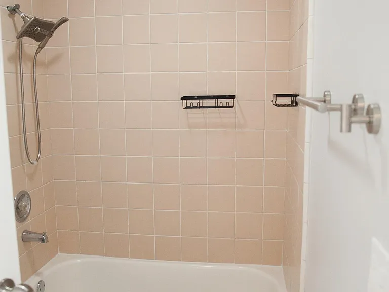 1132 N Cahuenga Blvd #6 — Photo 11