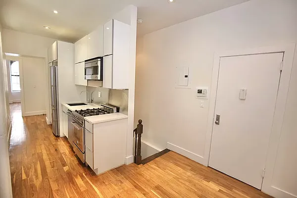 Rented by VRE | media 2