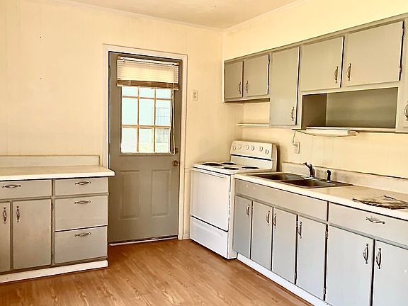 2nd image of 2307 12th St
