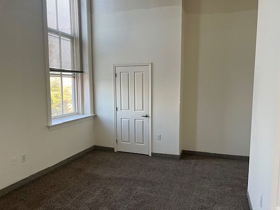 5th image of 1312 Derry St APT 307