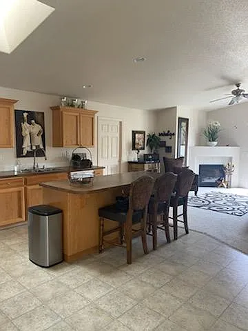 3626 Loren St NE — Photo 3
