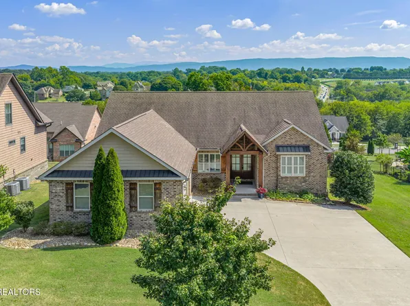 908 Montgomery Ln, Maryville, TN 37803