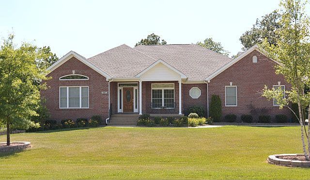 1st image of 221 Oak Valley Ct