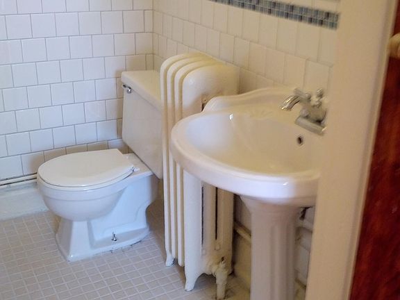 5th image of 307 N Arthur Ashe Blvd APT 7