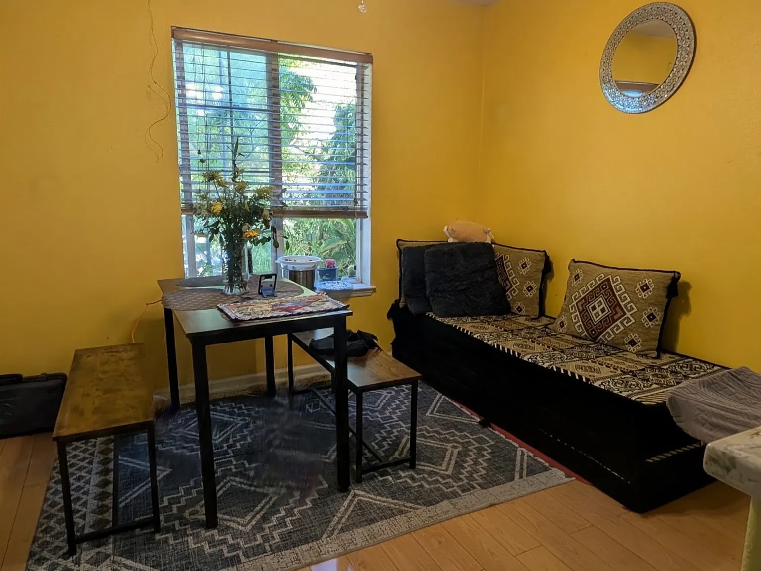 3 bed, 2.5 bath, 1381 sqft, $4,200 — Photo 4