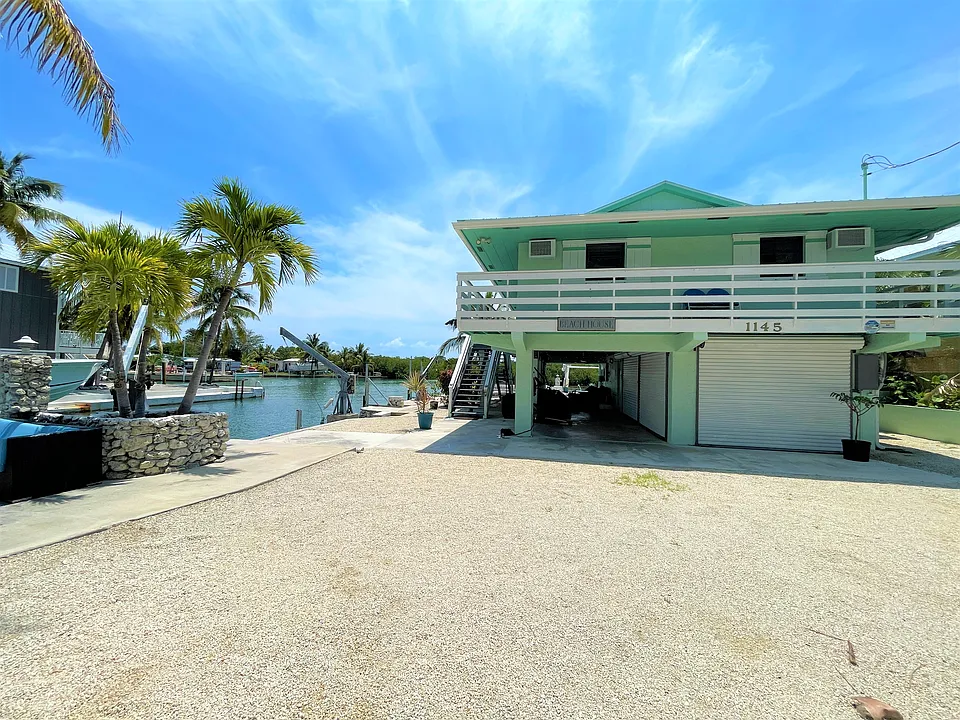 1145 Lagoon Dr