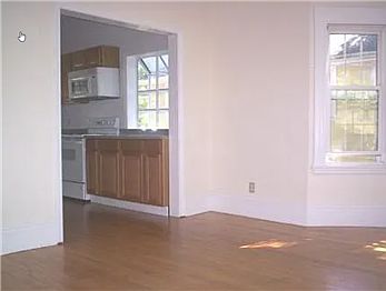 5th image of 216 Norfolk St
