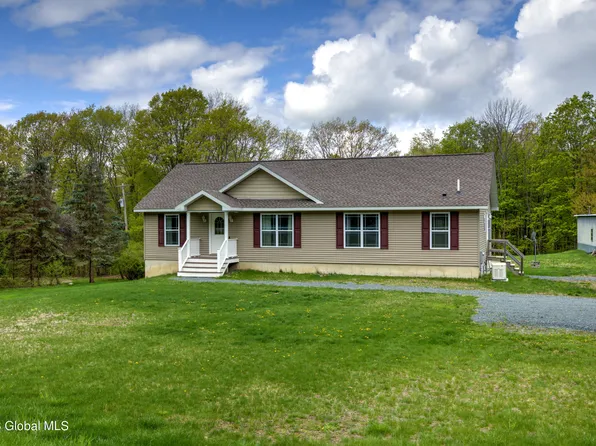 90 Bentley Drive, Troy, NY 12182