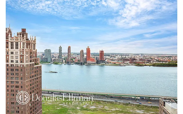 Rented by Douglas Elliman | media 20