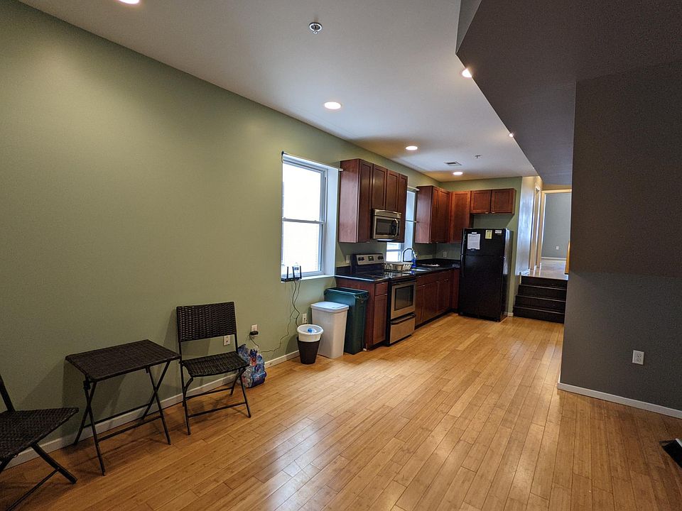 1st image of 1319 N 15th St #B