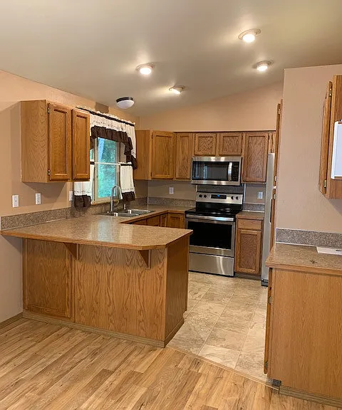 18525 Woodside Dr SE — Photo 5