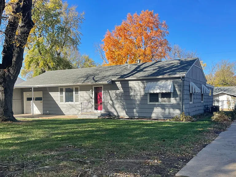 829 E Jewell Ave — Photo 1