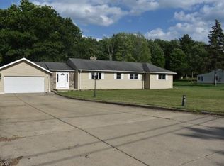2935 Lynn Dr, Willoughby Hills, OH 44092