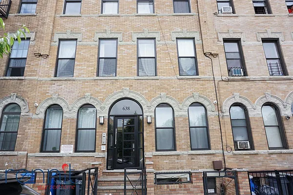 Rented by Rennit Inc. | media 35