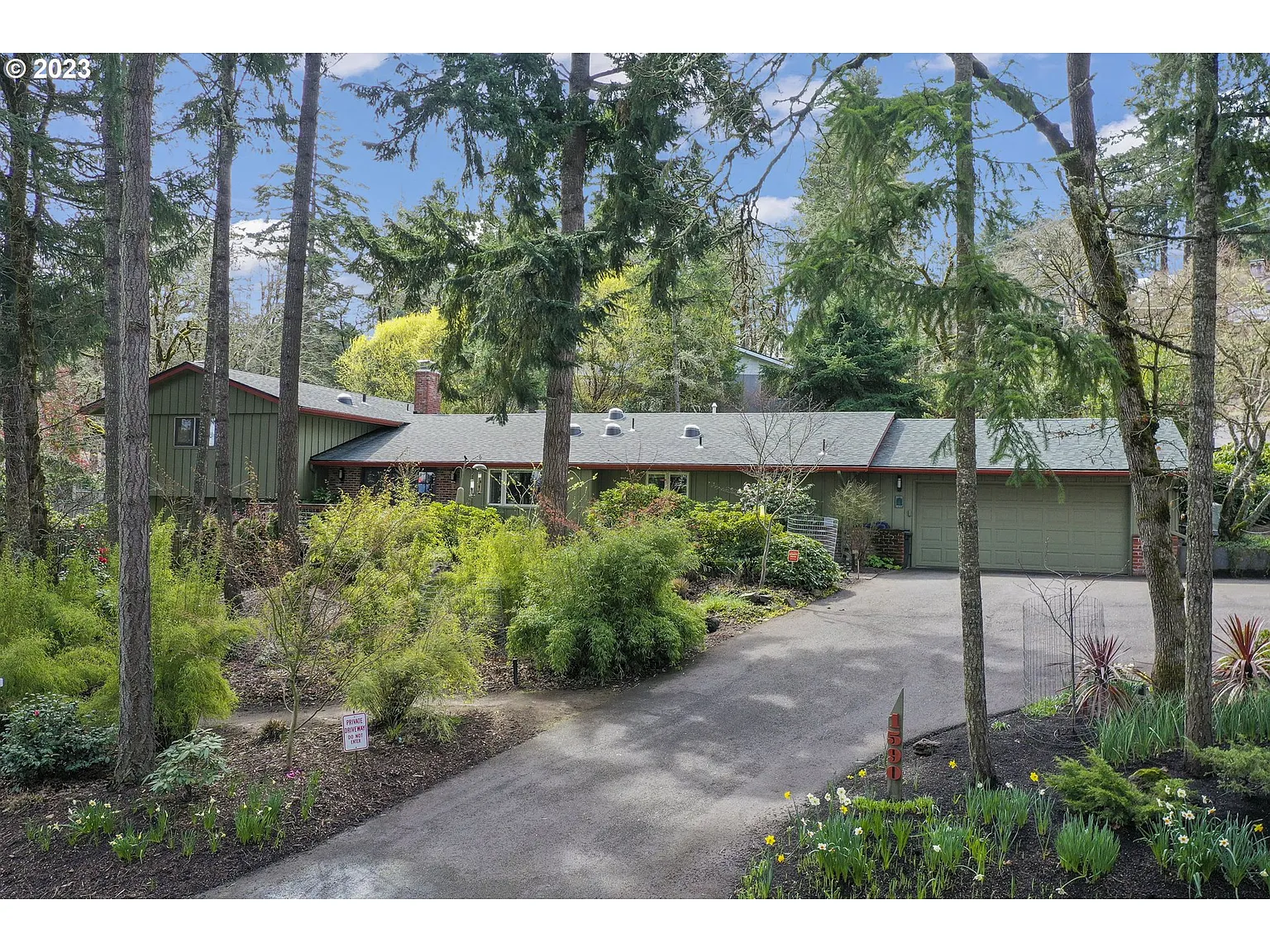 1590 McLean Blvd photo 1