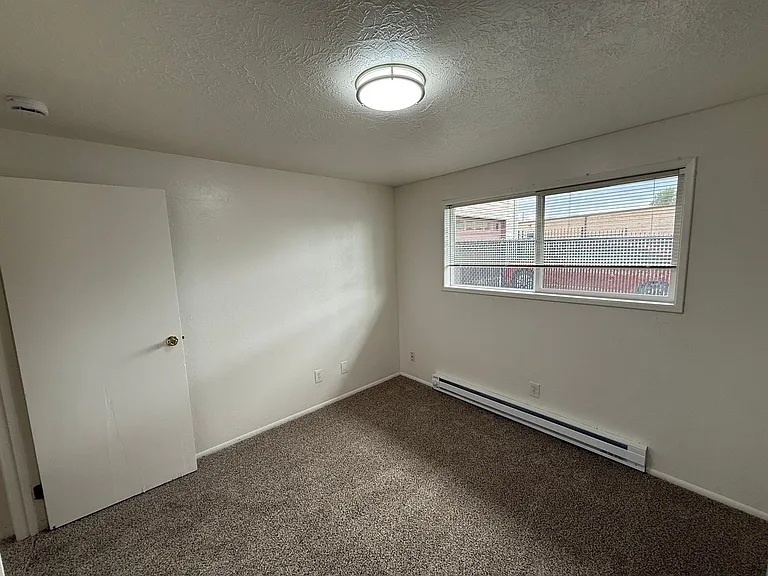 926 SE Uglow Ave #3 — Photo 17