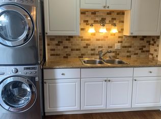655 1st Pl APT B, Hermosa Beach, CA 90254