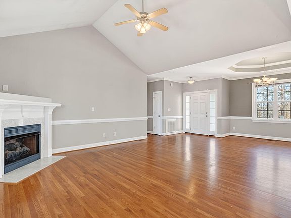 2nd image of 102 Ina Joe Pl