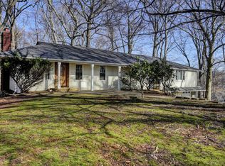 891 Holmdel Rd, Holmdel, NJ 07733