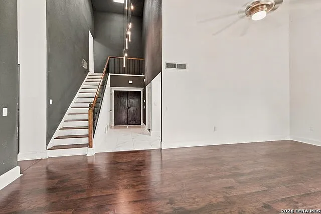 4 bed, 2.5 bath, 2045 sqft, $1,950 — Photo 4