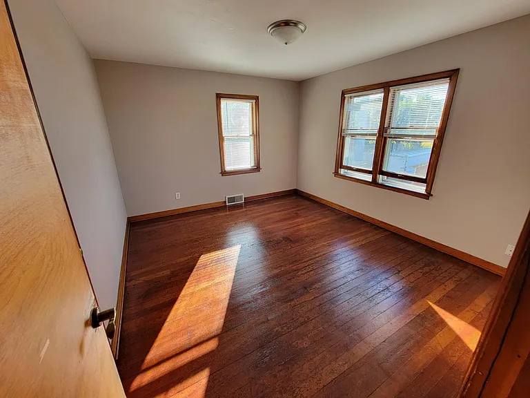 8707 E State St — Photo 12