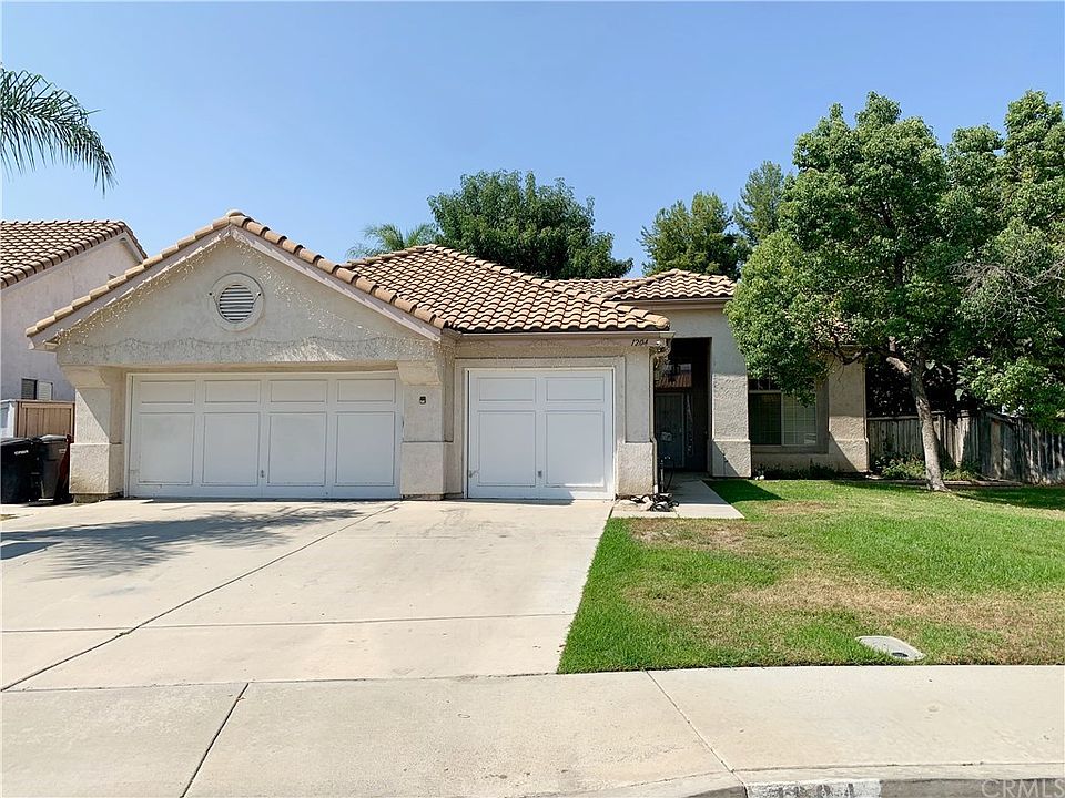 2nd image of 1204 Avenida Floribunda