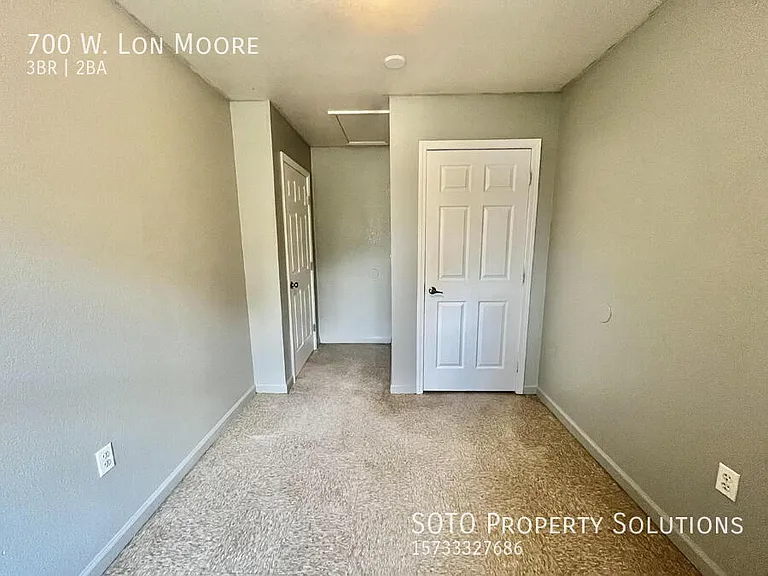 700 W Lon Moore St — Photo 12