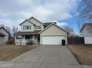 5226 W Maple Ave, Grand Forks, ND 58203