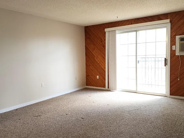 11 Saint James Pl — Photo 1