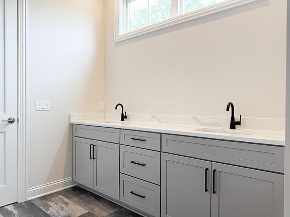 4th image of 1356 Woodland Run Way