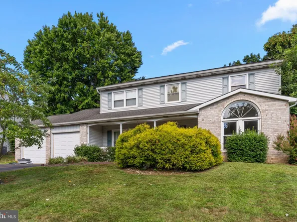 6 Springwood Pl, Holland, PA 18966