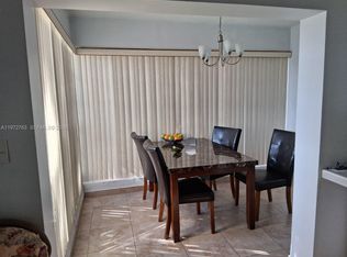 300 NE 191st St APT 211, Miami, FL 33179
