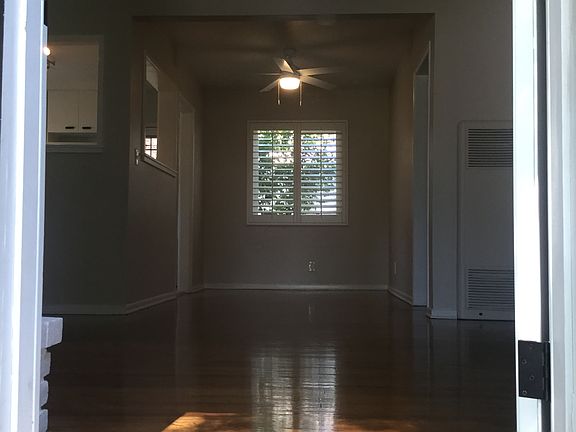 4th image of 1620 W Alameda Ave