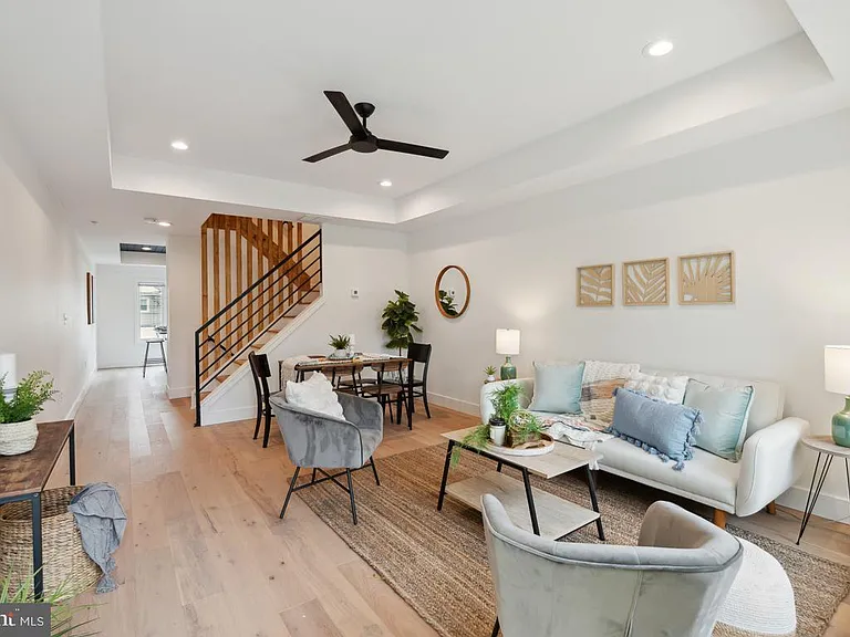 1207 Dellwood Ave — Photo 7