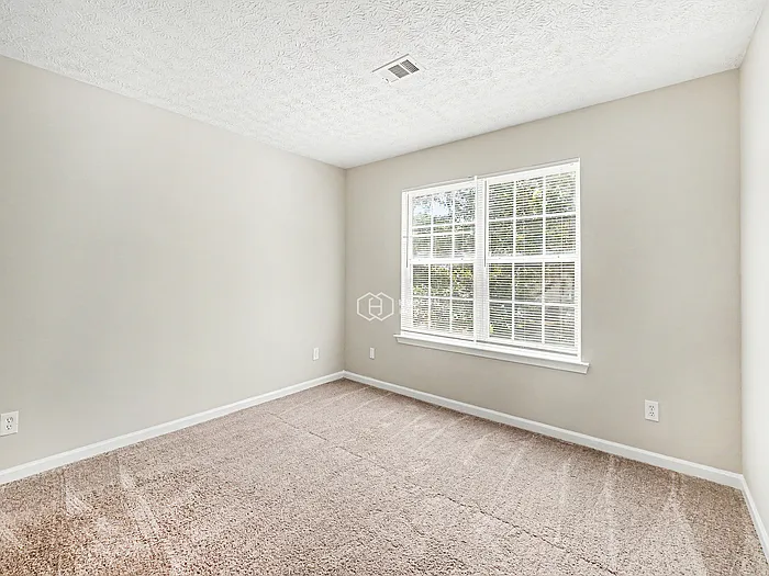 200 Picadilly Pl — Photo 19