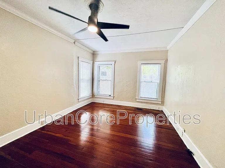 235 7th Ave N #2 — Photo 5