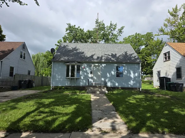 2302 Horeb Ave, Zion, IL 60099