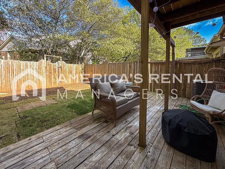 1219 Magnolia Pl — Photo 13