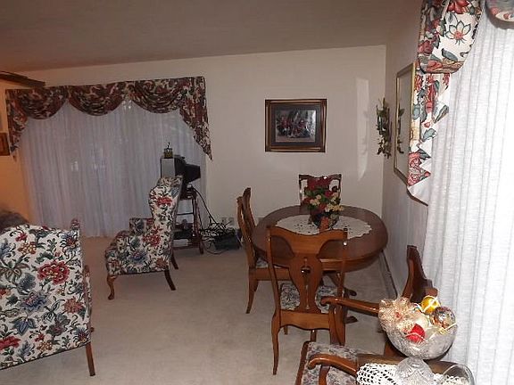 5th image of 1011 Hopkins Ave
