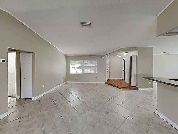 4th image of 6423 Friendship Dr