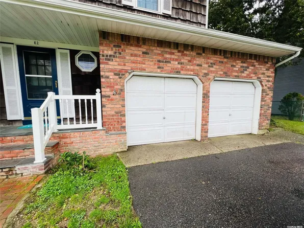 82 Ryder Avenue, North Babylon, NY 11703