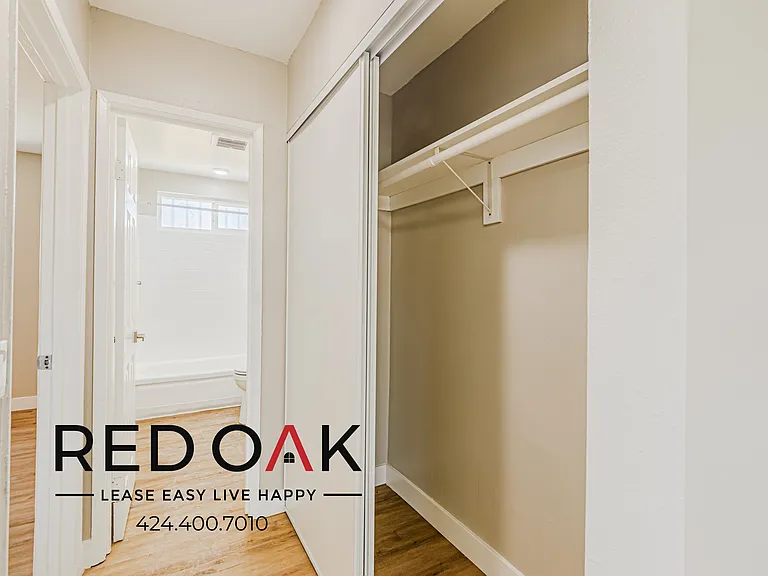 921 W 82nd St #21 — Photo 12